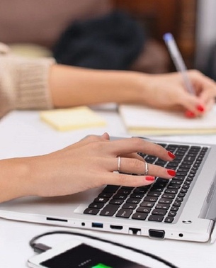 Доступні гранти: 40 000 грн для запуску або розвитку жіночого онлайн-бізнесу